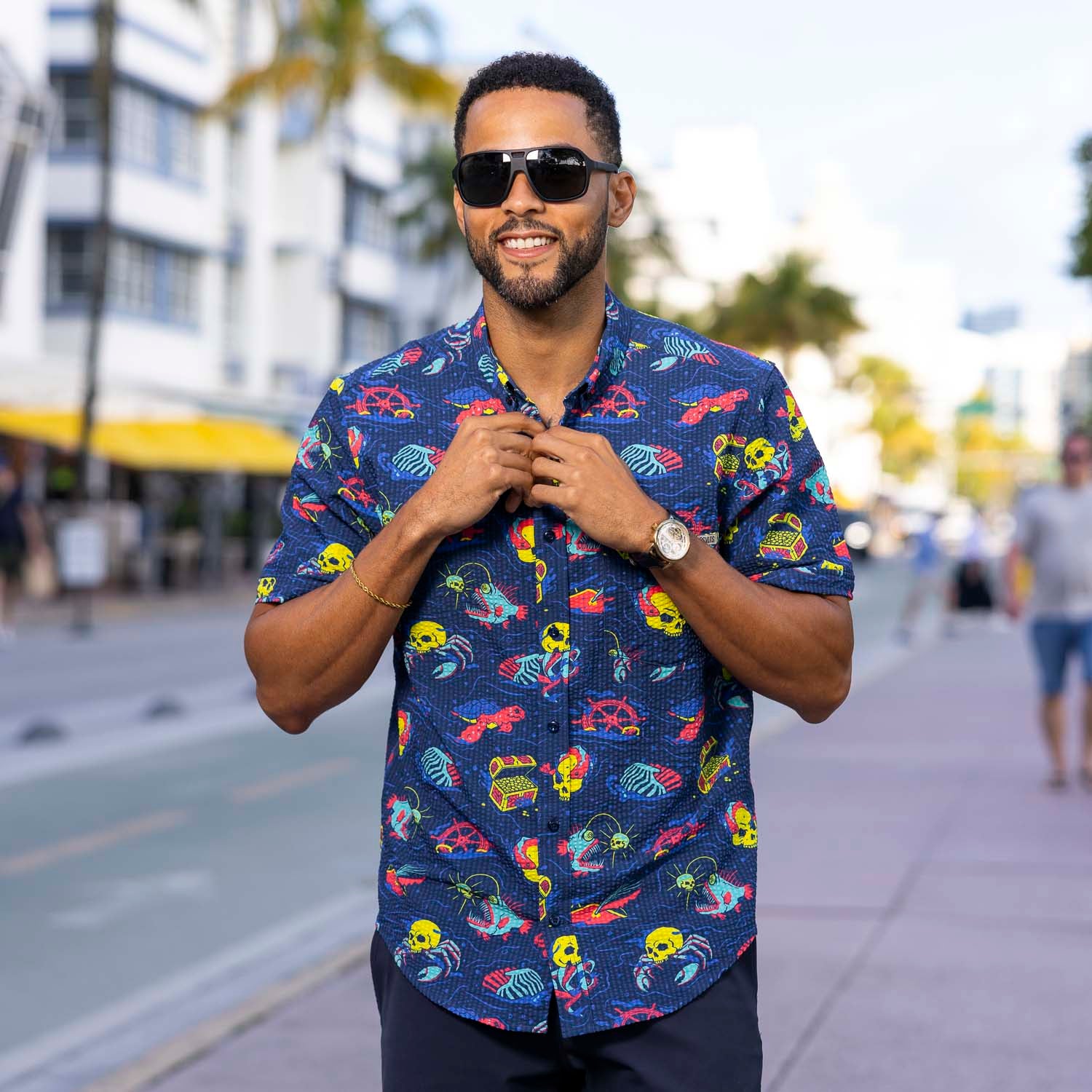 What Lies Beneath – Stretch Seersucker Short Sleeve Shirt