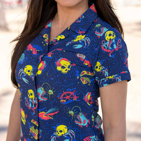 rsvlts-rsvlts-womens-short-sleeve-shirt-what-lies-beneath-womens-stretch-seersucker-short-sleeve-shirt-what-lies-beneath-womens-stretch-seersucker-short-sleeve-shirt