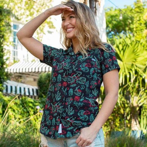 rsvlts-rsvlts-womens-short-sleeve-shirt-shipwreck-womens-stretch-seersucker-short-sleeve-shirt